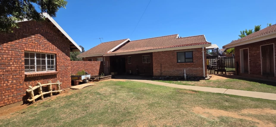 3 Bedroom Property for Sale in Naudeville Free State